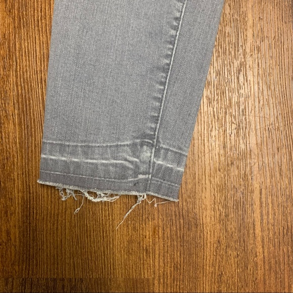 NWOT Kensie Gray Stretch Skinny Jeans - Picture 8 of 12